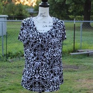 Casual Land Women's Black & White Top - Size 1XL